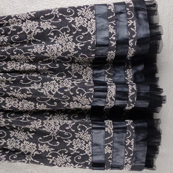 Joe B by Joe Benbasset Black Jacquard Damask Paisley Lace Pull On Mini Skirt - Picture 3 of 10